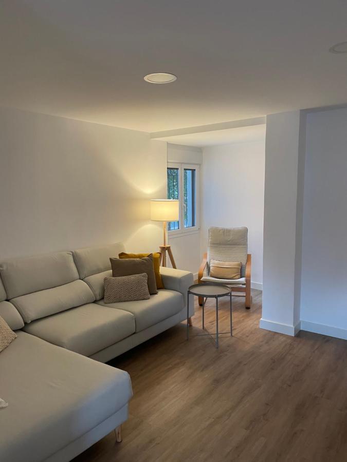Cozy Apartment 6' From San Sebastian + Parking Usurbil Exterior photo