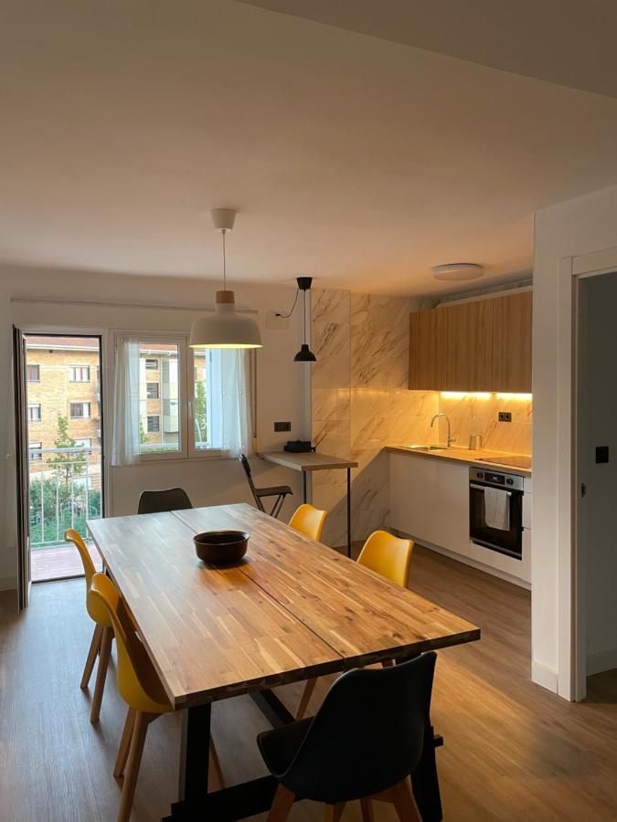 Cozy Apartment 6' From San Sebastian + Parking Usurbil Exterior photo