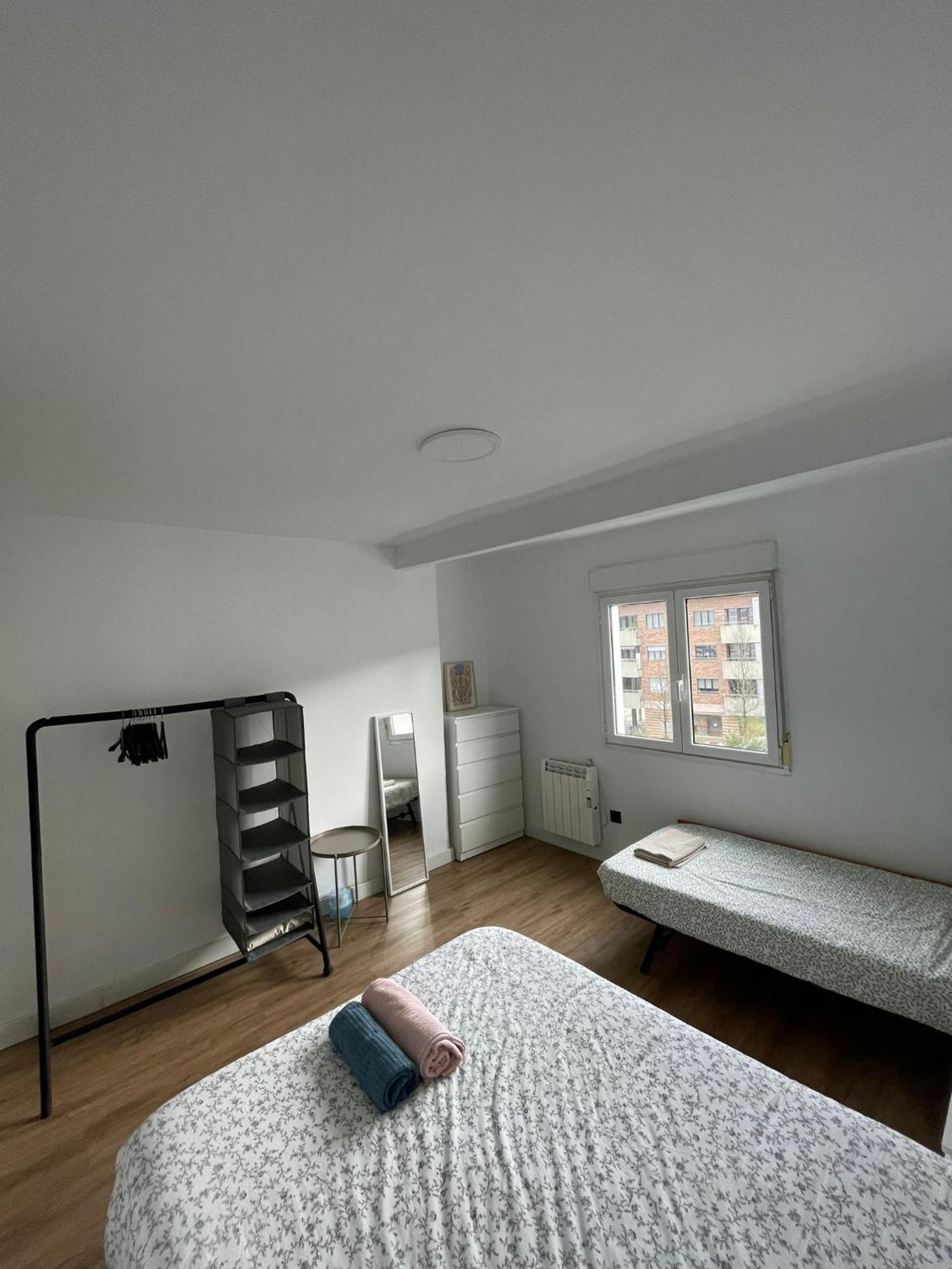 Cozy Apartment 6' From San Sebastian + Parking Usurbil Exterior photo
